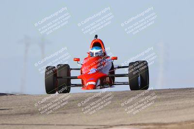 media/Oct-26-2025-CalClub SCCA (Sun) [[8ce1e69566]]/Group 6/Grapevine/